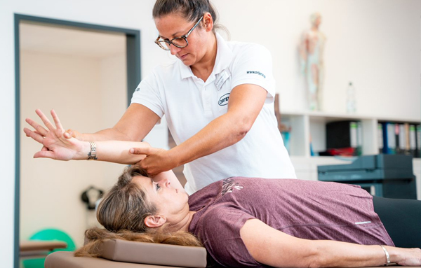 Dieses Bild hat ein leeres alt-Attribut; der Dateiname ist ortema-reha-behandlung-arm-markgroeningen.jpg.